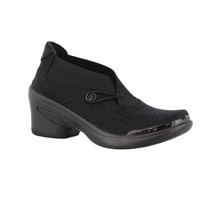 Bzees Energy Bootie, black Women's 7